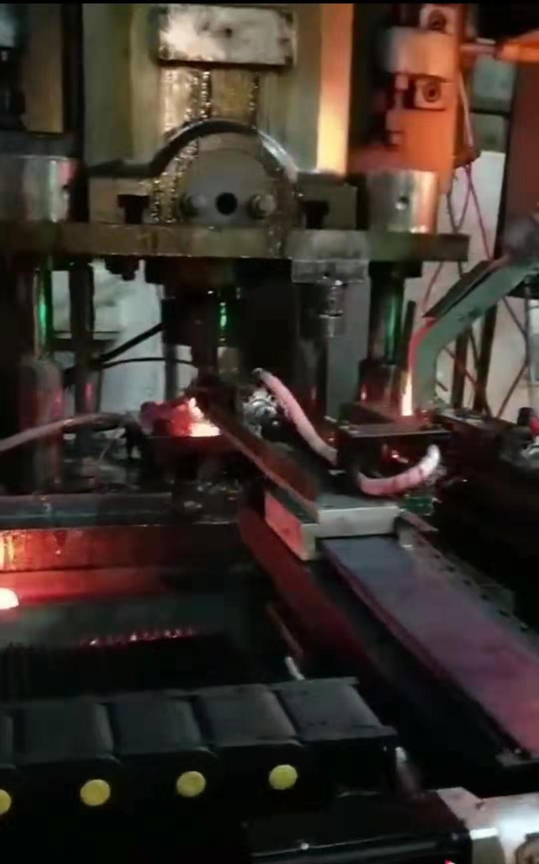 關節機器人—鍛壓機械手自動化沖壓，鍛壓機械手的運行軌跡怎樣的？